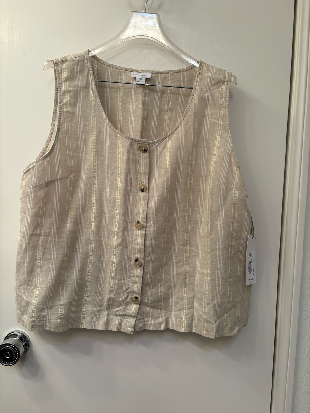 Liz Claiborne Cream Sleeveless Button-Front Tank & capris with Metallic Stripes